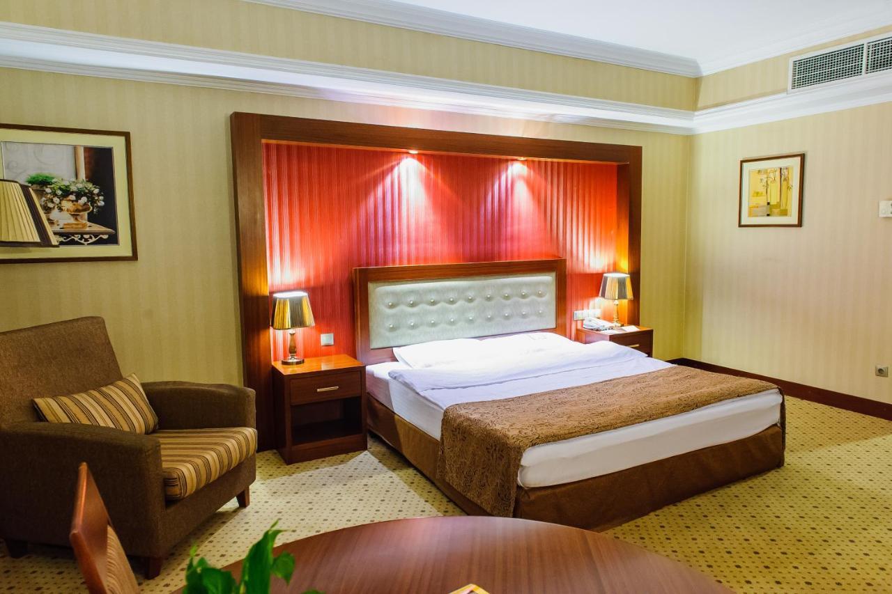 Diplomat Hotel By Ag Hotels Group Asztana Kültér fotó