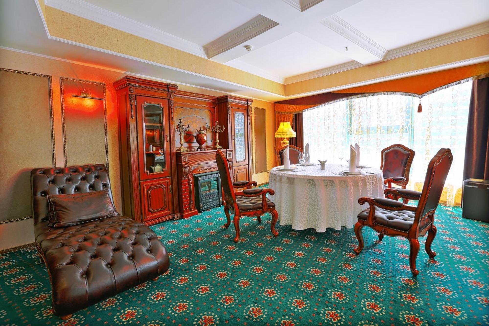 Diplomat Hotel By Ag Hotels Group Asztana Szoba fotó